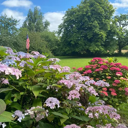 Bed & Breakfast Les Pommiers D'amfreville, D'hotes & Table D'hotes