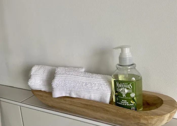 Bed & Breakfast Les Pommiers D'amfreville, D'hotes & Table D'hotes 3*